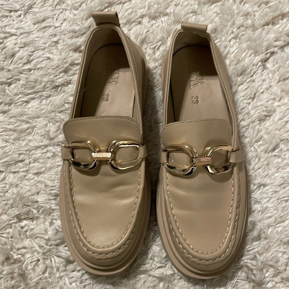 Zara Women’s Slip On Loafers Size 7 Tan Khaki Gold Buckle Chunky Lug Sole
